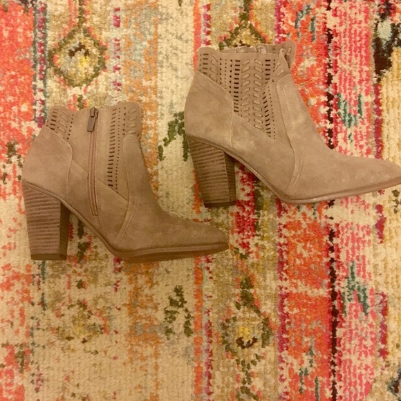 Vince Camuto Fenyia Booties—Size 8 - Picture 3 of 5